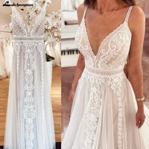 Abito da sposa senza maniche in stile bohemien con profondo scollo a V