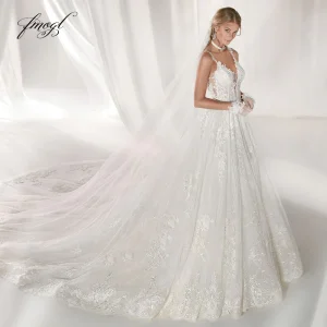 Vestito da Sposa Boho con Scollo a Cuore, Pizzo Sensuale, Schiena Scoperta e Spalline Sottili con Applicazioni e Perline