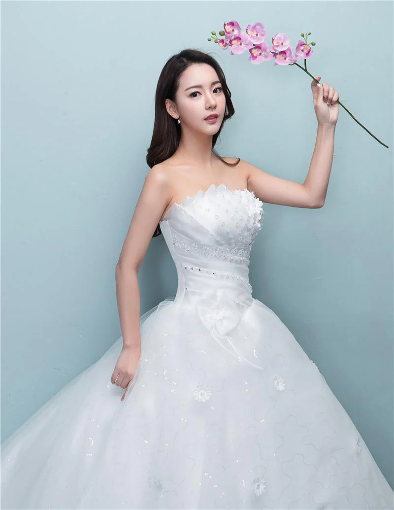 Vestito da sposa di lusso con strascico spazzola con perline e allacciatura in pizzo, sexy e senza spalline, abito da sposa con applicazioni - Vestido De Noiva - immagine 6