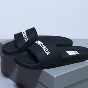 Balenciaga - SANDALI BASSI POOL SLIDE